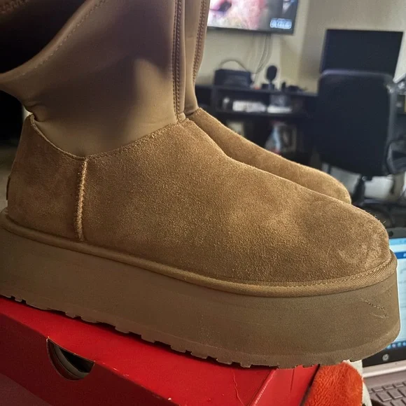 Nordstrom Rack Tan Suede Ugg Boots - Picture 3 of 3